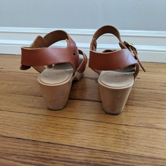 Bryr Clogs - Emma Cross Toe (Medium Heel) - Picture 3 of 5